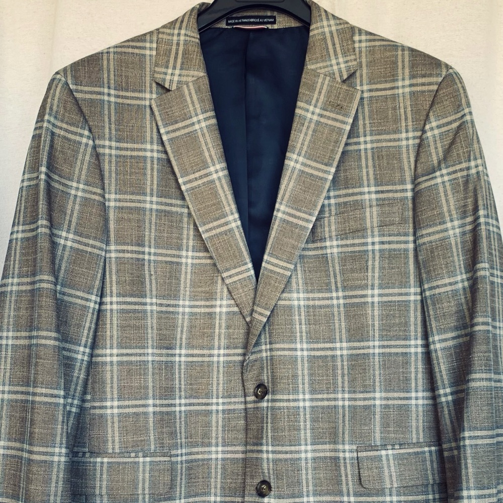 NWT Tommy Hilfiger size 46R